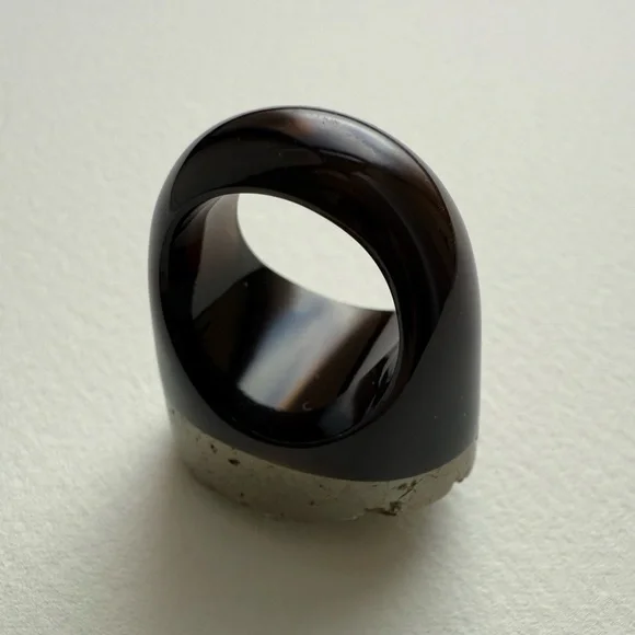 Pyrite Smoky Quartz Cocktail Statement Ring
Natural materials Handmade Brazil - Picture 4 of 7